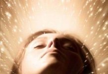 Tại sao có người nhớ rõ đã mơ gì, có người lại không?