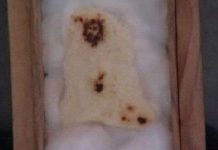 Mặt Chúa Jesus hiện trên món ăn