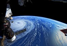 Phi hành gia chụp ảnh siêu bão càn quét Thái Bình Dương Phi hành gia chụp ảnh siêu bão càn quét Thái Bình Dương