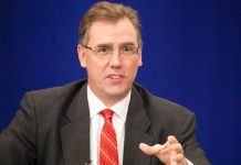 Hóa ra đây là lý do khiến người giàu hay kết giao với những người giàu khác