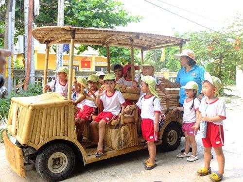 Độc đáo xe điện bằng tre thân thiện với môi trường