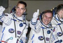 Kỷ lục mới về đi bộ ngoài không gian