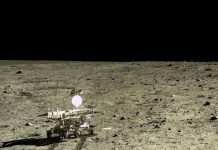 Robot tự hành của Trung Quốc tìm thấy đá lạ trên Mặt Trăng Robot tự hành của Trung Quốc tìm thấy đá lạ trên Mặt Trăng