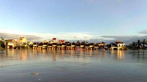 Lao đao lũ lụt mới không do ‘ông trời’