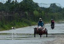 Tại sao ngày nắng nóng thường thấy vũng nước trước mặt?