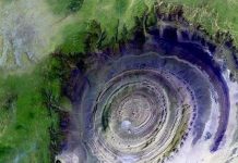 Cấu trúc kỳ lạ trên sa mạc Sahara Cấu trúc kỳ lạ trên sa mạc Sahara