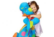 Cách chọn đồ chơi an toàn cho bé yêu