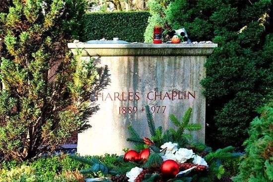 Xác chết “phiêu lưu ký” của những người nổi tiếng