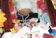 Bí ẩn về quan tài cậu bé một tuổi liên tục bật nắp Bí ẩn về quan tài cậu bé một tuổi liên tục bật nắp