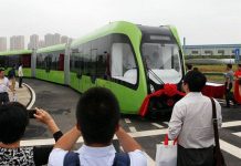 Ra mắt tàu điện không người lái, không đường ray ở Trung Quốc