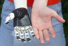 Chế tạo thành công tay robot cử động uyển chuyển như tay người thật