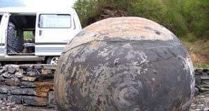 Trung Quốc phát hiện nhiều trứng đá khổng lồ