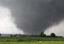 Lốc xoáy Oklahoma mạnh hơn bom nguyên tử Hiroshima Lốc xoáy Oklahoma mạnh hơn bom nguyên tử Hiroshima