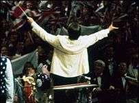 Não "nhắm mắt" khi ta nghe nhạc