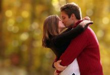 Lý giải mới về việc vì sao con người hôn nhau