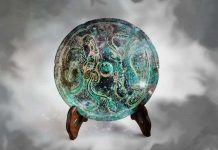 Bí ẩn chiếc gương ma thuật vùng Viễn Đông