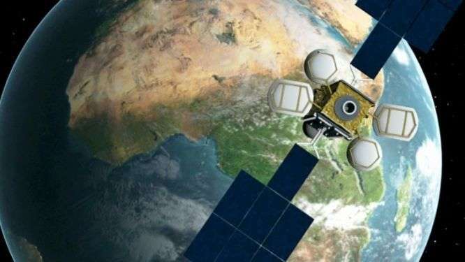 Nữ sinh tuổi teen chế tạo thành công vệ tinh đầu tiên cho châu Phi