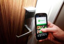 Dùng "dế" thay chìa khóa phòng khách sạn