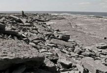 Tìm ra bí mật những tảng đá tự lăn tại Ireland