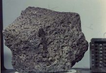 Hành trình truy tìm đá mặt trăng