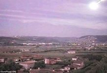 Dân Tây Ban Nha hốt hoảng vì quả cầu lửa trên bầu trời