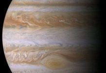 Vật thể bí ẩn đâm vào sao Mộc