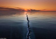 Vết nứt kỳ bí giữa hồ nước ngọt lớn nhất thế giới