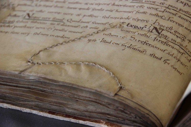 Nghệ thuật vá sách thời Trung Cổ: Sự sáng tạo tuyệt vời!