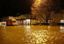 Anh lại đón bão dù đang khắc phục hậu quả bão Dirk Anh lại đón bão dù đang khắc phục hậu quả bão Dirk