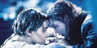 Tại sao một số người dễ khóc khi xem phim buồn?