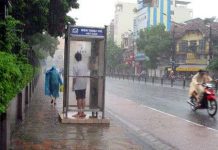 Miền Bắc còn mưa, thời tiết xấu trên biển