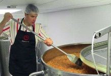 Rượu vang làm từ… cà chua