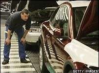 Các hãng xe hơi phải cắt giảm khí thải