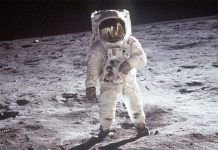 Phát hiện mới về sự sống địa chất trên Sao Kim Bất ngờ với nơi sản xuất ra bộ đồ du hành vũ trụ của Neil Armstrong