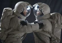 Con người sinh sản ngoài vũ trụ dễ hay khó?