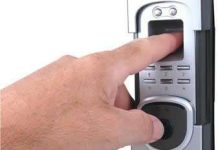 Khóa mở bằng vân tay