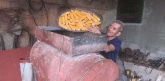 Lão nông 84 tuổi và chiếc máy "5 trong 1"