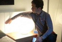 Bật đèn bằng gỗ cảm ứng