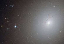 Phát hiện lỗ đen ngay trung tâm dải thiên hà