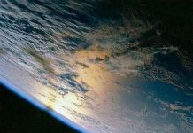 Lên vũ trụ ngắm Trái đất với chi phí "bèo" 72.000 USD