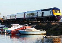 Tàu hỏa chạy pin có thể di chuyển 1000km