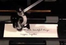 Nhờ robot viết thư tay