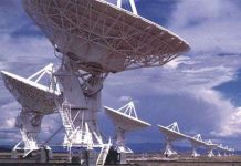 Anh ra sức tìm sự sống ngoài trái đất