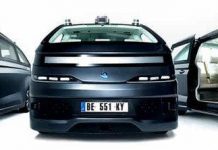 Taxi robot đầu tiên trên thế giới