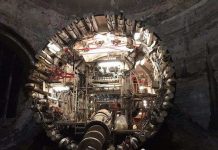 Máy khoan khổng lồ đào hầm giảm tắc đường ở Mỹ Máy khoan khổng lồ đào hầm giảm tắc đường ở Mỹ