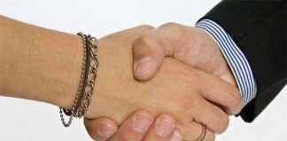 Cái bắt tay tiết lộ mức độ lão hóa