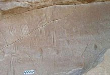 Bí ẩn hình nhện trên đá trong lễ mở miệng xác ướp