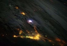 Hình ảnh sét đánh trên không gian