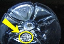 2 bí mật về chai nhựa đựng nước mà nhiều người sẽ ước rằng "thà mình không biết"