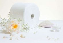 Vì sao giấy vệ sinh luôn có màu trắng?